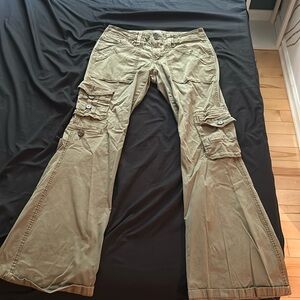 Garage Army Green Low-Waisted Cargo Pants